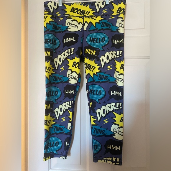 Constantly varied gear active wear comic book capri leggings women’s size XXL - Picture 2 of 3